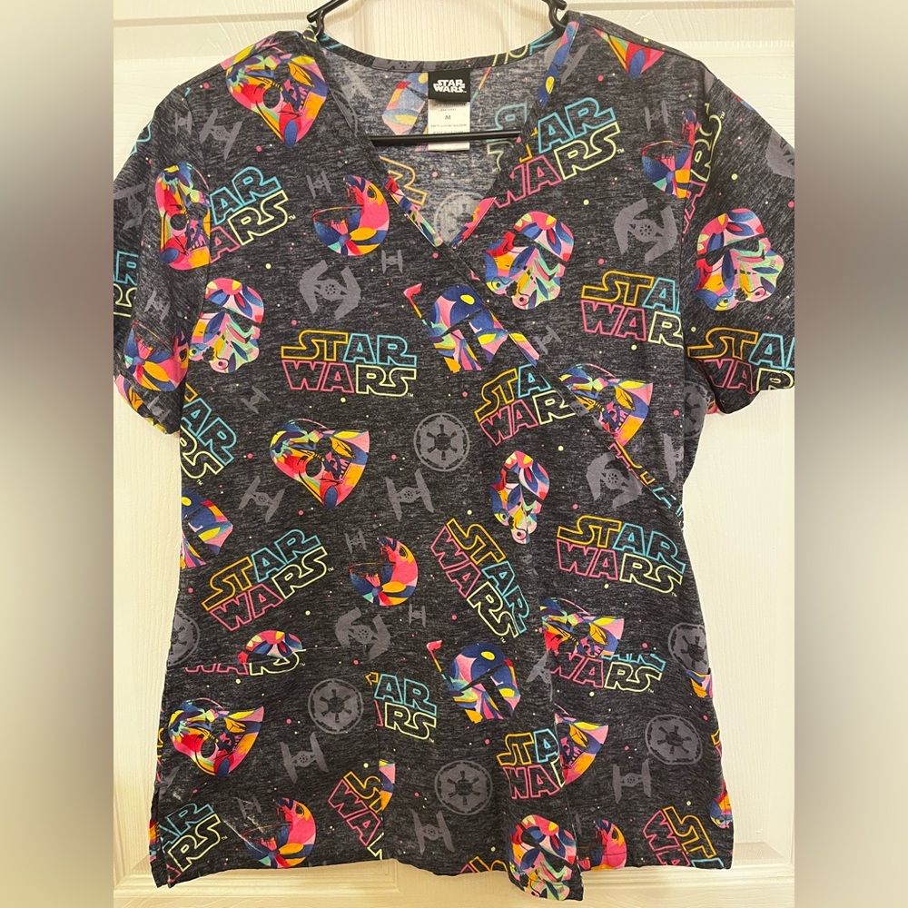 Star Wars Scrub Top sz M